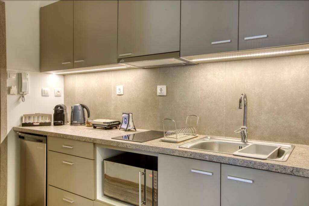 Апартаменты Plaka Filotheis House B Афины Экстерьер фото